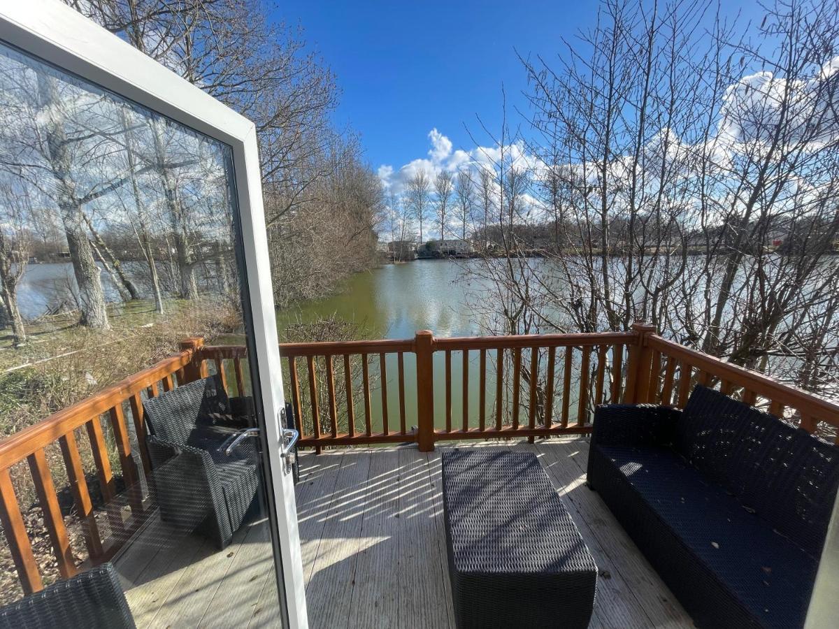 Rudd Lake Luxury Lakeside Lodge With Fishing & Hot Tub@Tattershall Exteriér fotografie