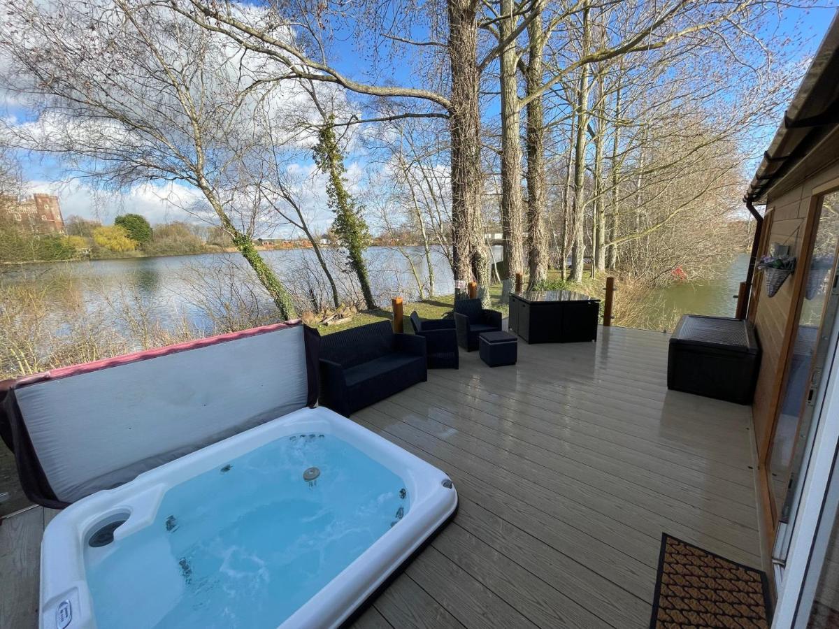 Rudd Lake Luxury Lakeside Lodge With Fishing & Hot Tub@Tattershall Exteriér fotografie