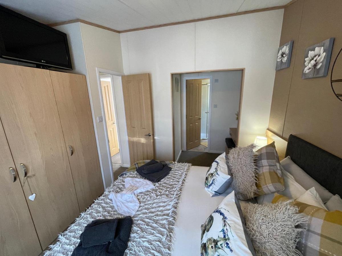 Rudd Lake Luxury Lakeside Lodge With Fishing & Hot Tub@Tattershall Exteriér fotografie
