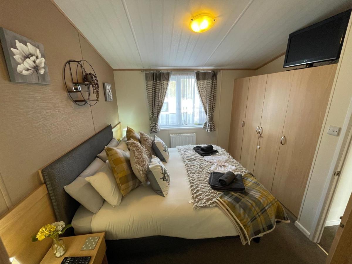Rudd Lake Luxury Lakeside Lodge With Fishing & Hot Tub@Tattershall Exteriér fotografie