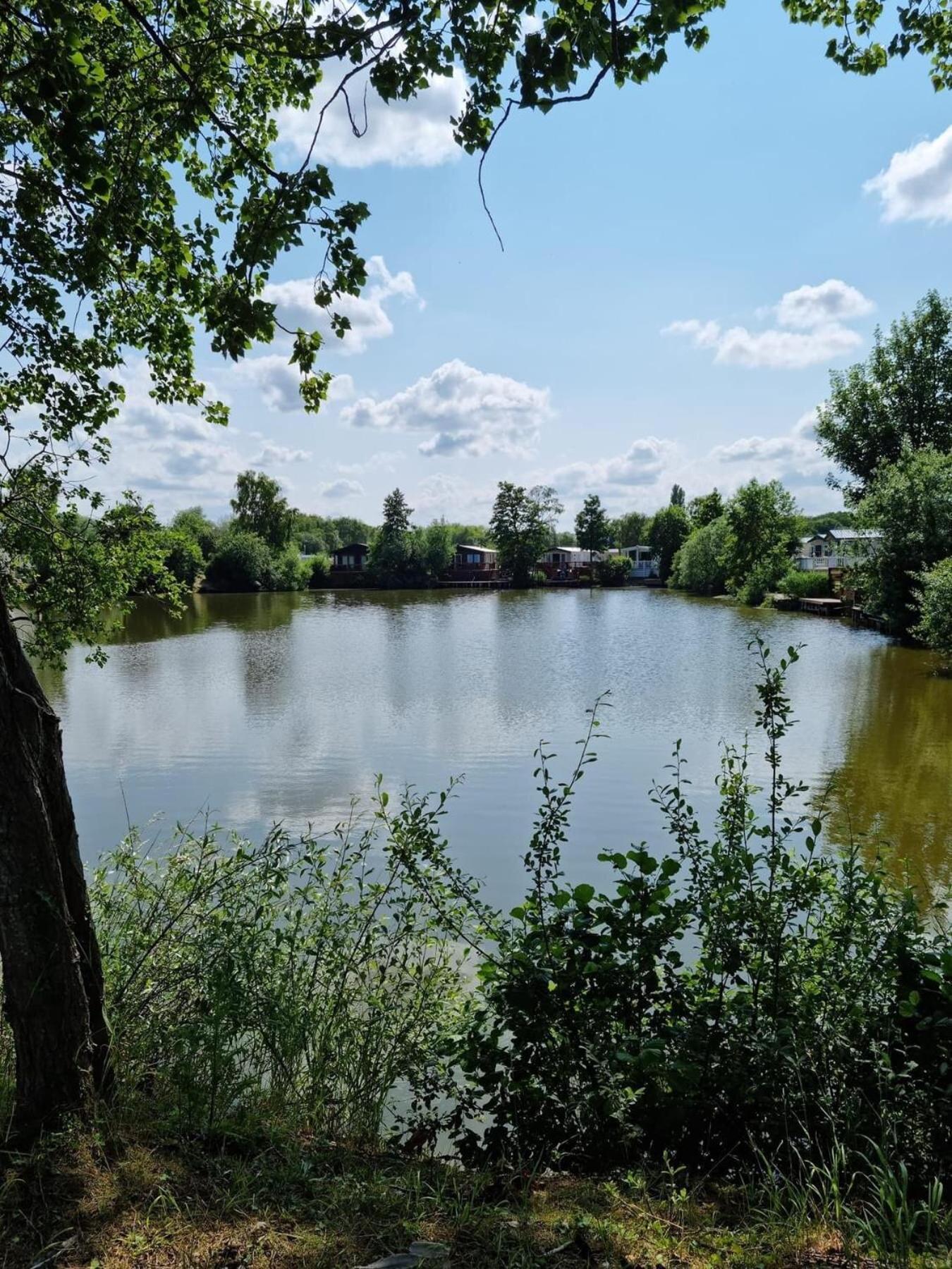 Rudd Lake Luxury Lakeside Lodge With Fishing & Hot Tub@Tattershall Exteriér fotografie