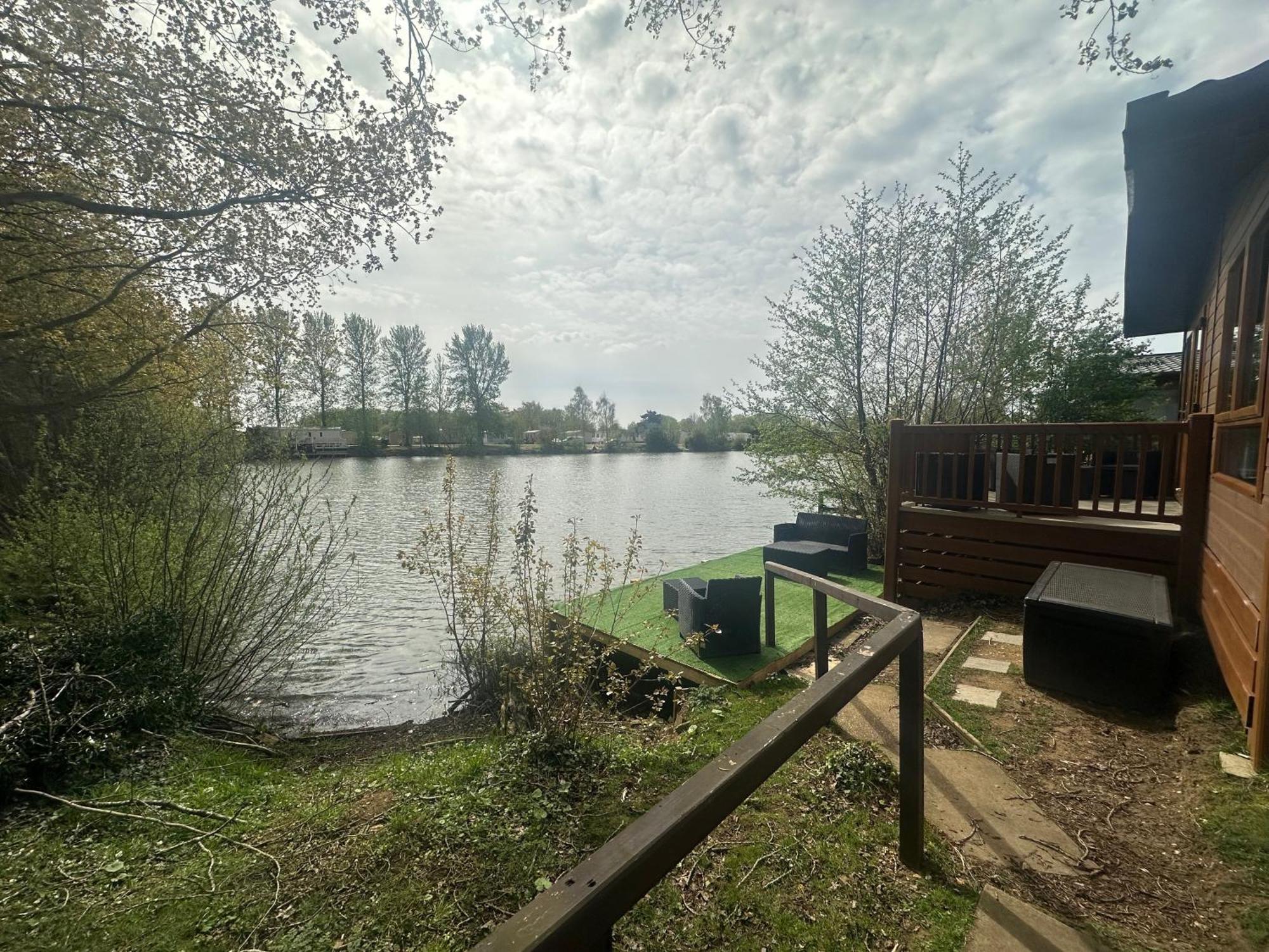 Rudd Lake Luxury Lakeside Lodge With Fishing & Hot Tub@Tattershall Exteriér fotografie